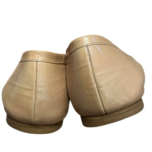 Stuart Weitzman Women's Tan Iridescent Leather Ballet Flats - Picture 7 of 11